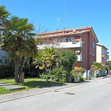 Comfortable And Large Flat In A Quiet Location By Beahost Caorle