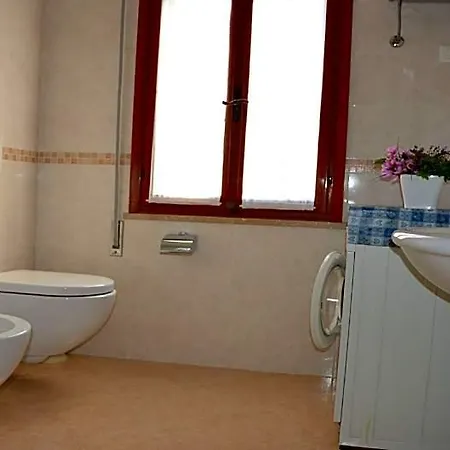 Comfortable And Large Flat In A Quiet Location By Beahost